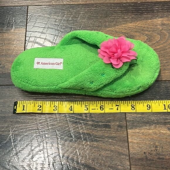 American Girl Green Fuzzy Slippers w Pink Flower and Green Sequins Size 3.5-5 - Picture 9 of 9
